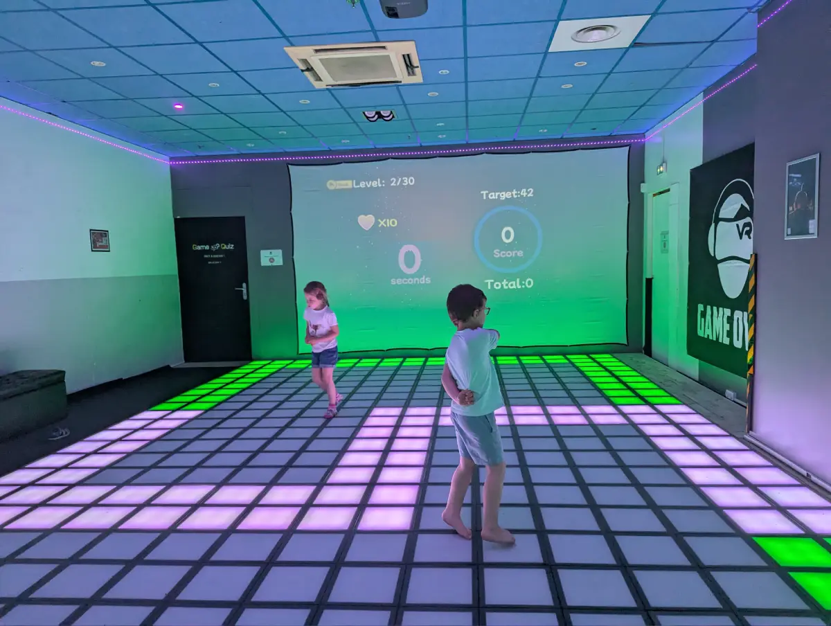 Le sol c'est de la lave - Game Over Villeneuve Loubet