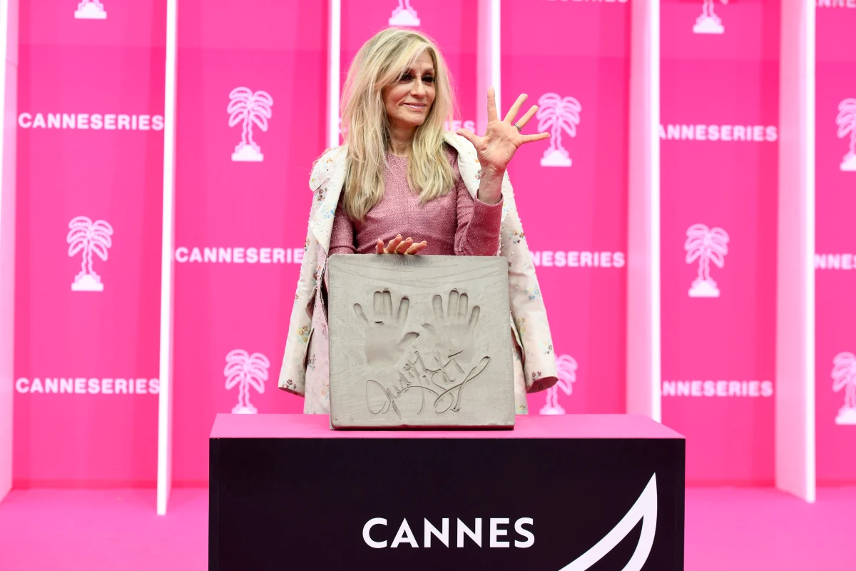 CANNESERIES 2026 : empreintes croisette Judith Light