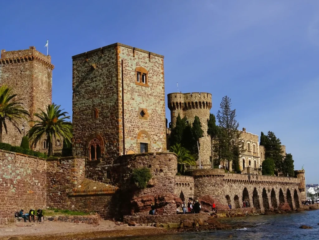 Visiter le chateau de Mandelieu