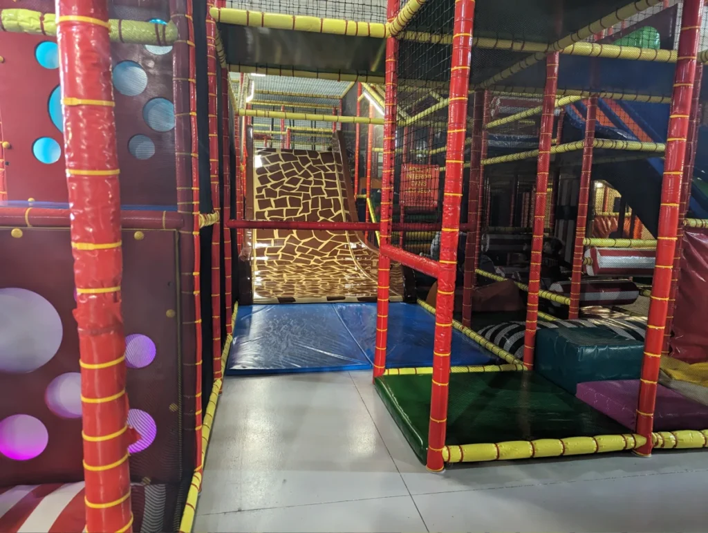Salle activités enfants cote azur 06
