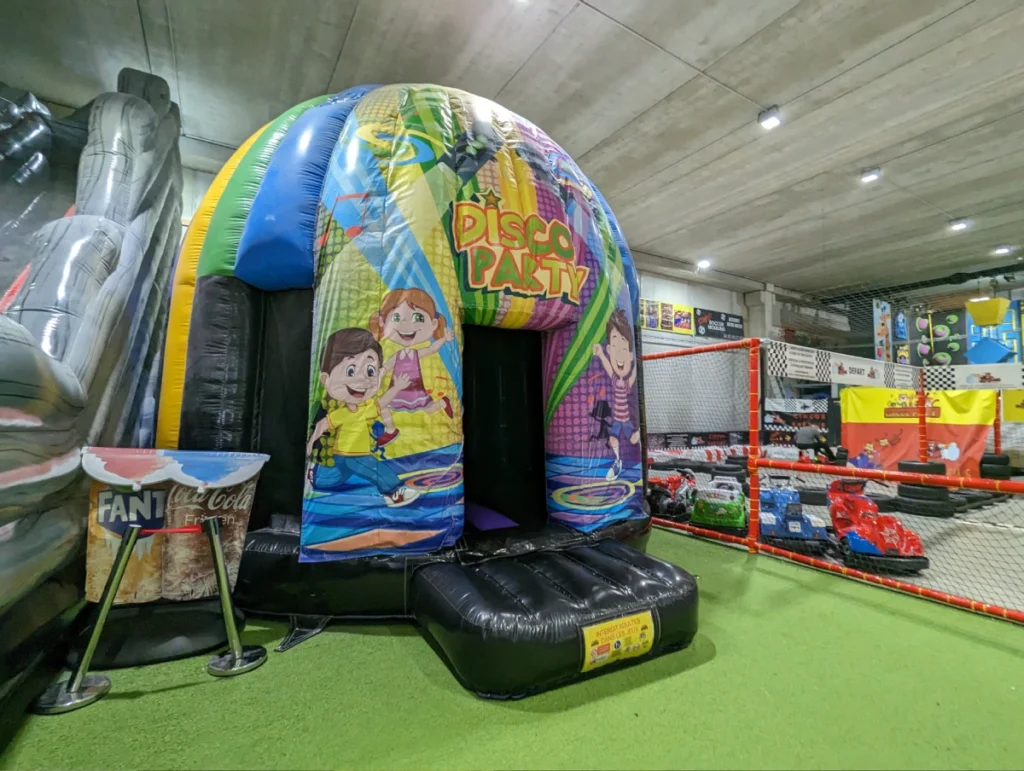 Salle activités enfants cote azur 06