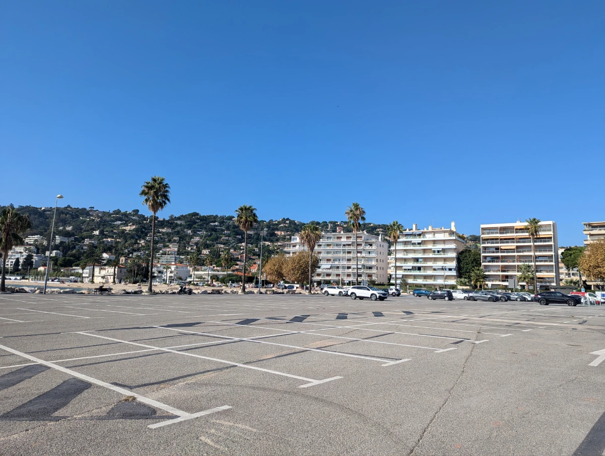 Parking vieux port Golfe Juan 06