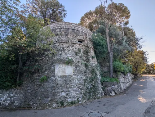Tour colline du Château à Nice