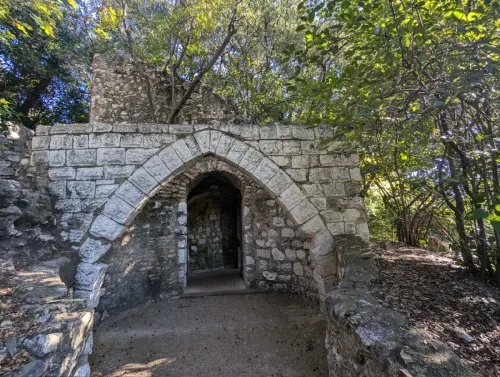 Passage colline du Château à Nice