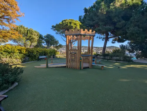 Aire de jeux enfants Nice colline chateau