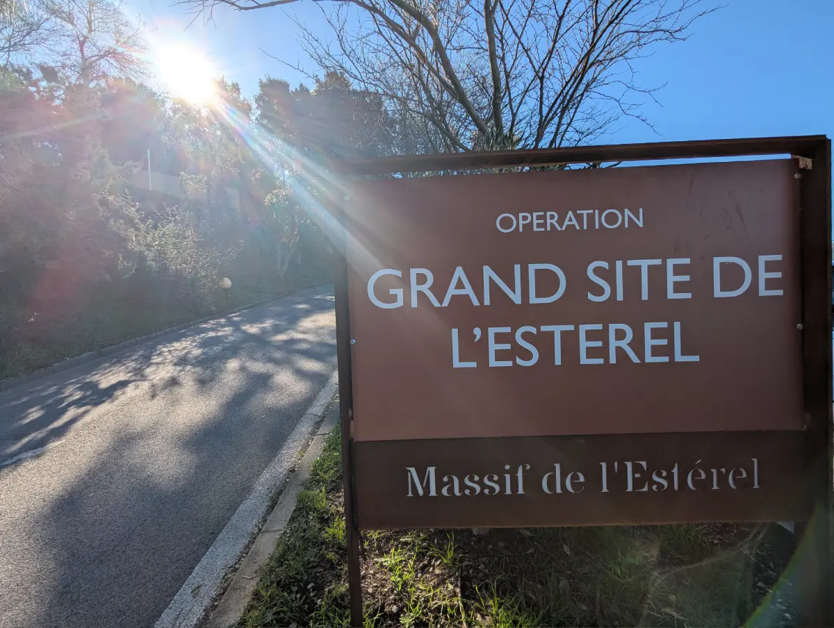 Parking Notre Dame d'Afrique - Théoule sur Mer