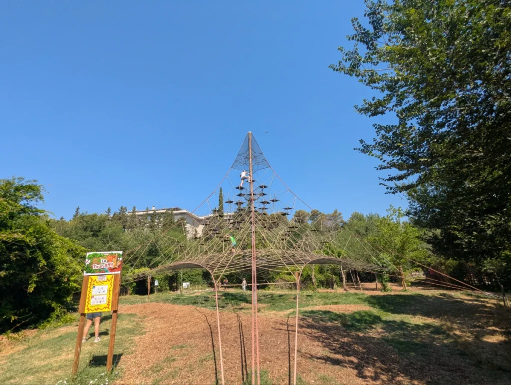 Le village des fous villeneuve loubet
