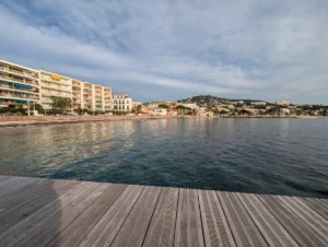 Plage gazagnaire à Cannes