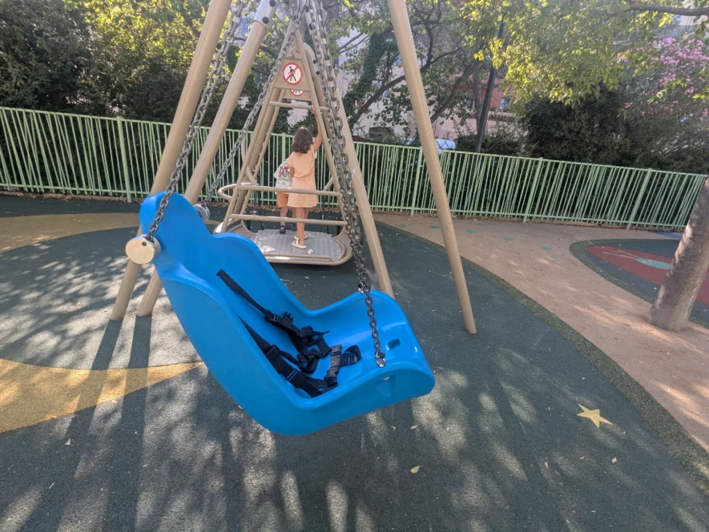 Parc enfants place arcade Mougins le Haut
