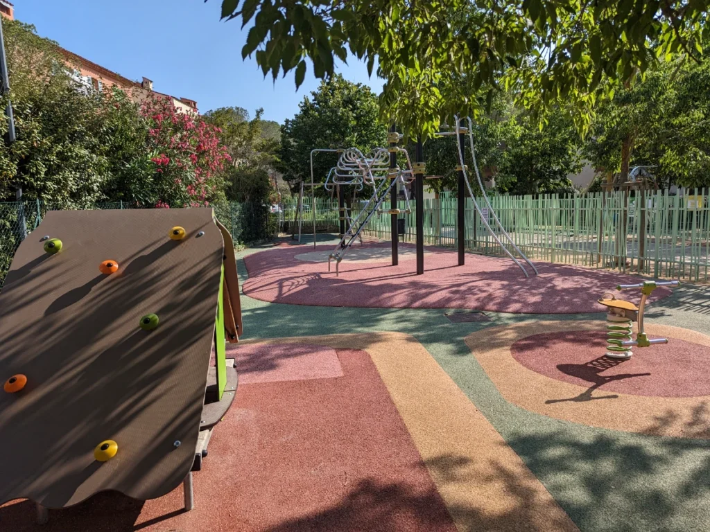 Aire de jeux enfants Mougins le Haut
