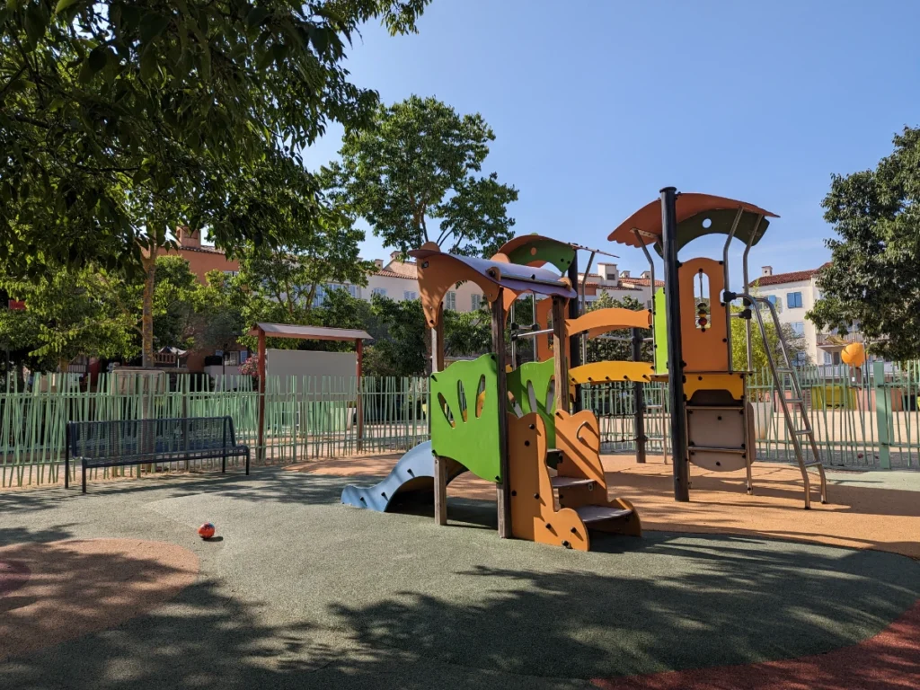 Aire de jeux Mougins le Haut