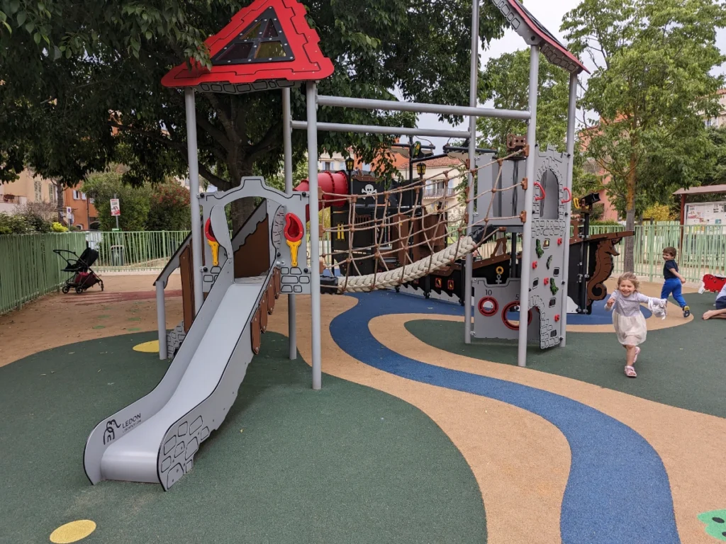 Aire de jeux enfants Mougins le Haut