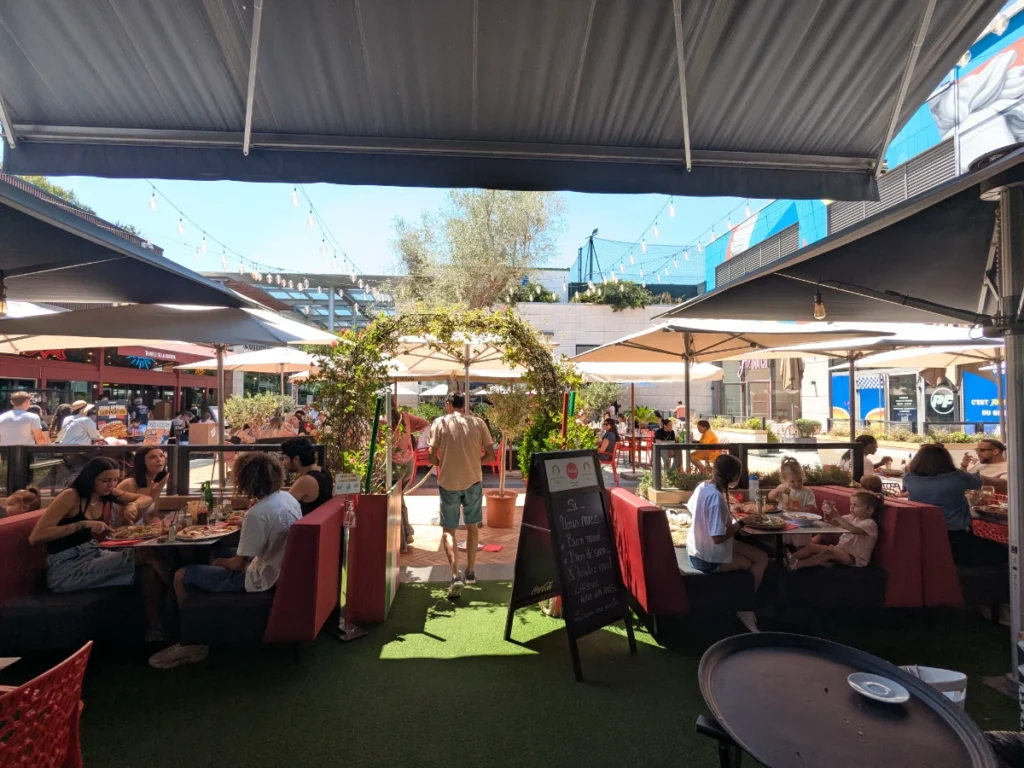 La Piazza - Restaurant Promenade Shopping