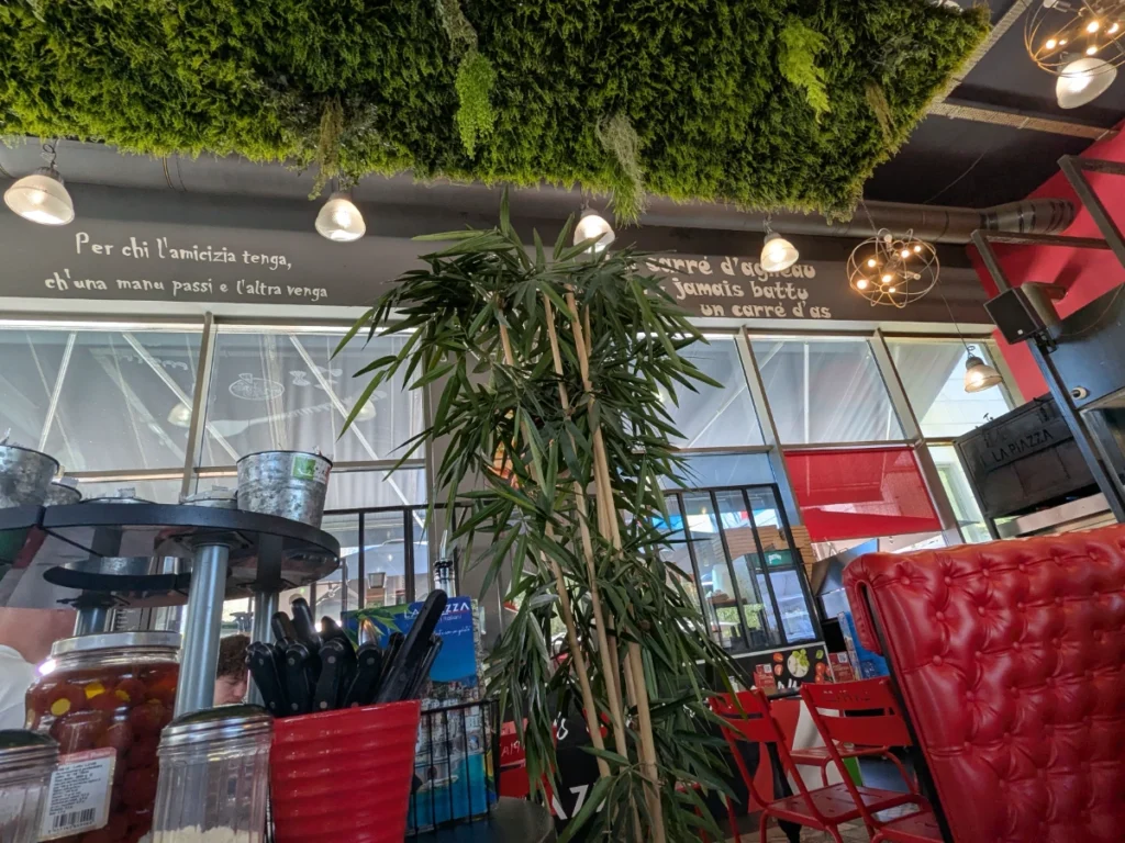 La Piazza - Restaurant Promenade Shopping